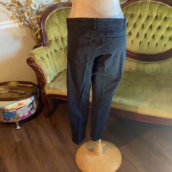 Express. Cropped jeans. Women’s 8. - Picture 5 of 5